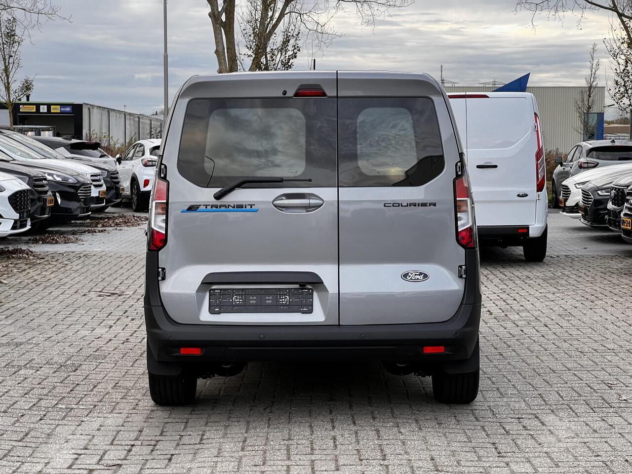 Ford TRANSIT COURIER E-Transit Limited 44 kWh 136pk | Winterpack | Verlengde fabrieks garantie tot 08-2029