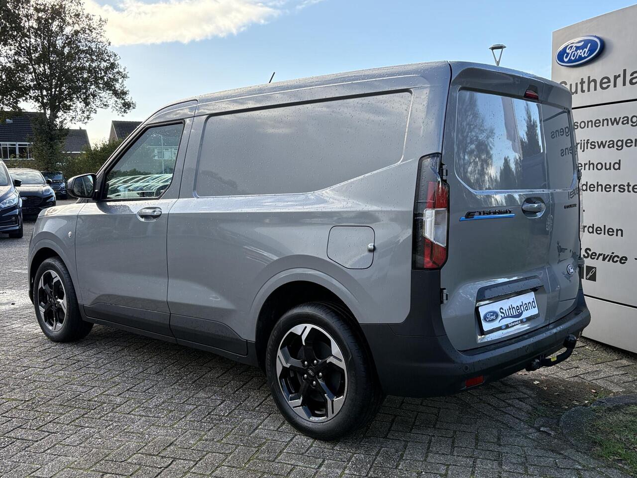 Ford TRANSIT COURIER E-Transit Limited 44 kWh 136pk | Ford Voorraad | Driver Assistance Pack | Laadvloerbescherming | Trekhaak | LED Laadruimteverlichting