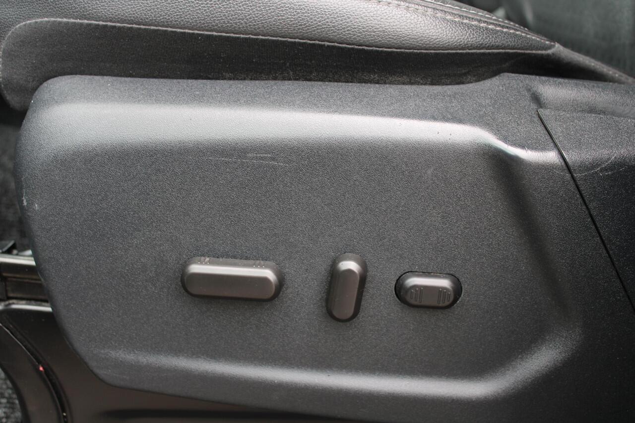 Ford TRANSIT CUSTOM 310 2.0 TDCI 170 PK L1H1 Sport | Camera | Voorruitverwarming | 17 INCH Lichtmetalen Velgen | Lederen Bekleding | Navigatie | BLIS | Lane departure |