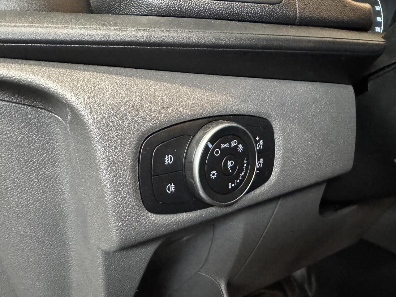 Ford TRANSIT CUSTOM 131pk Automaat L2H1 Trend Dubbele Cabine 2x Schuifdeur Navigatie Apple Carplay/Android Auto Cruise control Airco Euro6