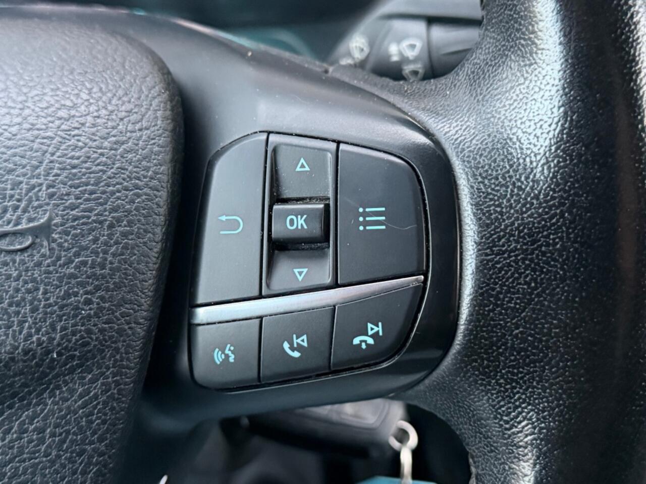 Ford TRANSIT CUSTOM 300 2.0 TDCi 130PK L2H1 Trend / Airco / Navigatie / Trekhaak 2700KG / Cruise