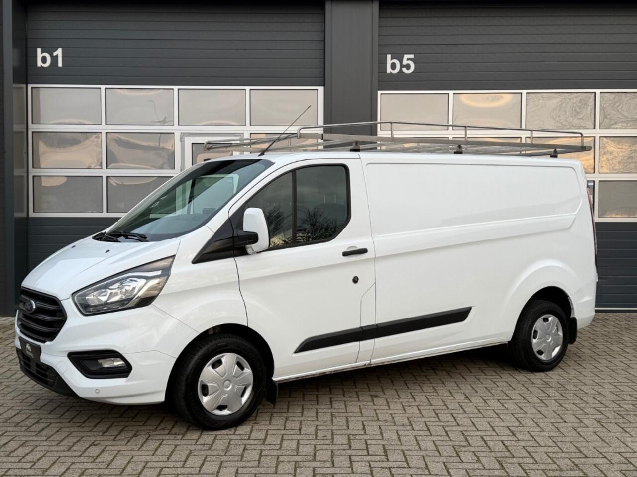 Ford TRANSIT CUSTOM 300 2.0 TDCi 130PK L2H1 Trend / Airco / Navigatie / Trekhaak 2700KG / Cruise