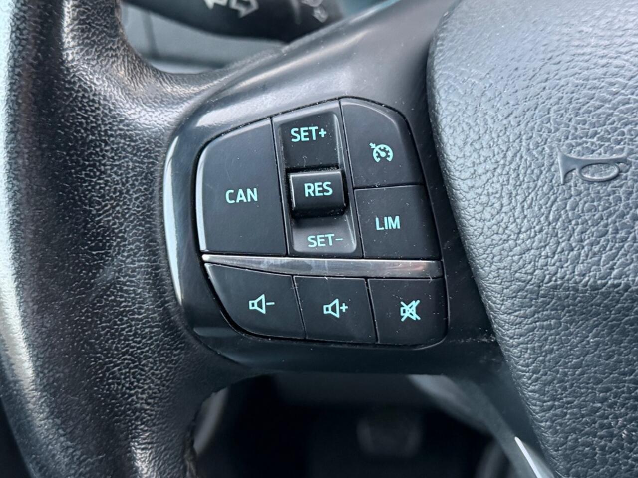 Ford TRANSIT CUSTOM 300 2.0 TDCi 130PK L2H1 Trend / Airco / Navigatie / Trekhaak 2700KG / Cruise