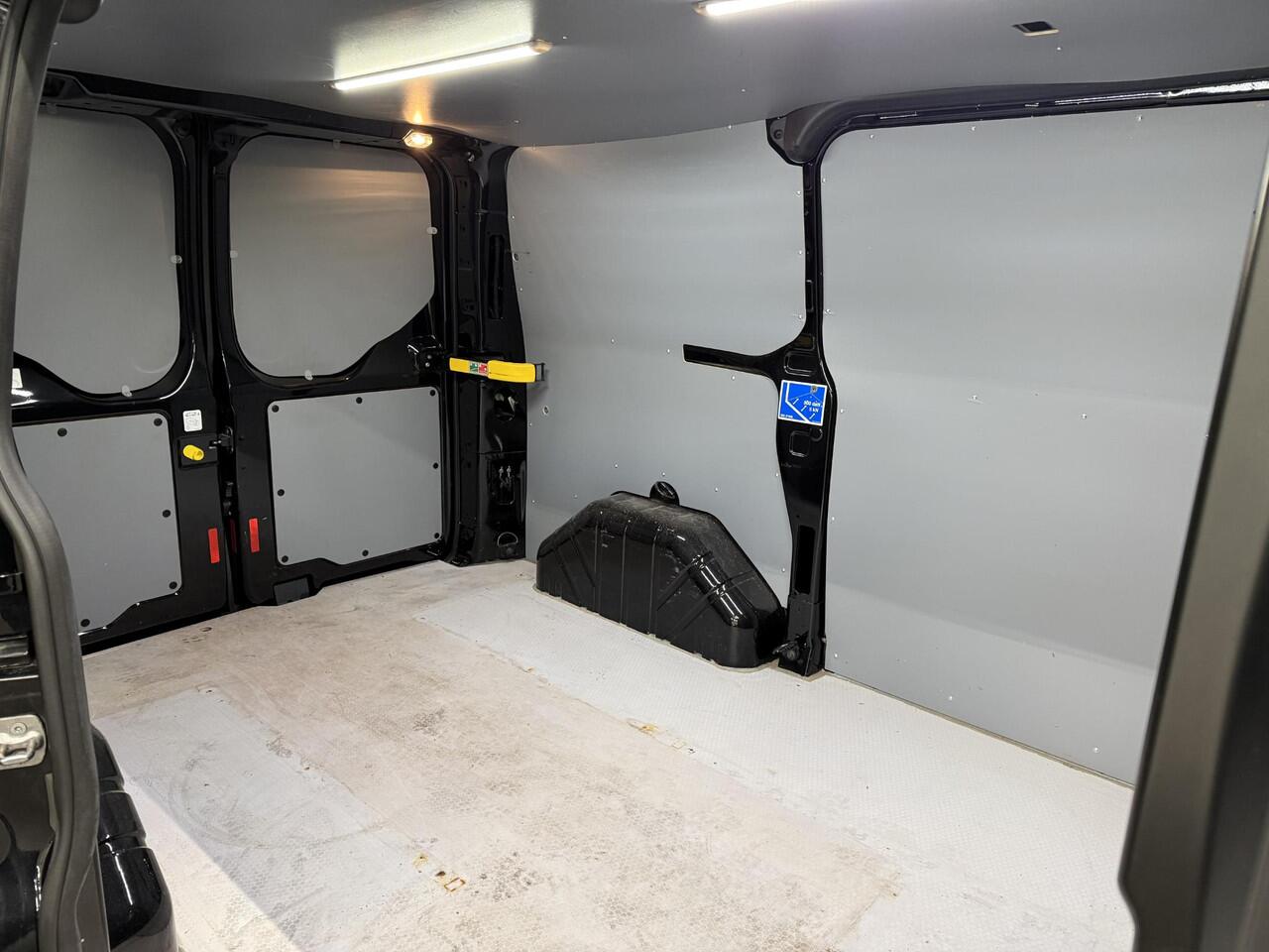 Ford TRANSIT CUSTOM 300 2.0 TDCI L1H1 Trend Airco Cruise Control Parkeersensoren Stoelverwarming