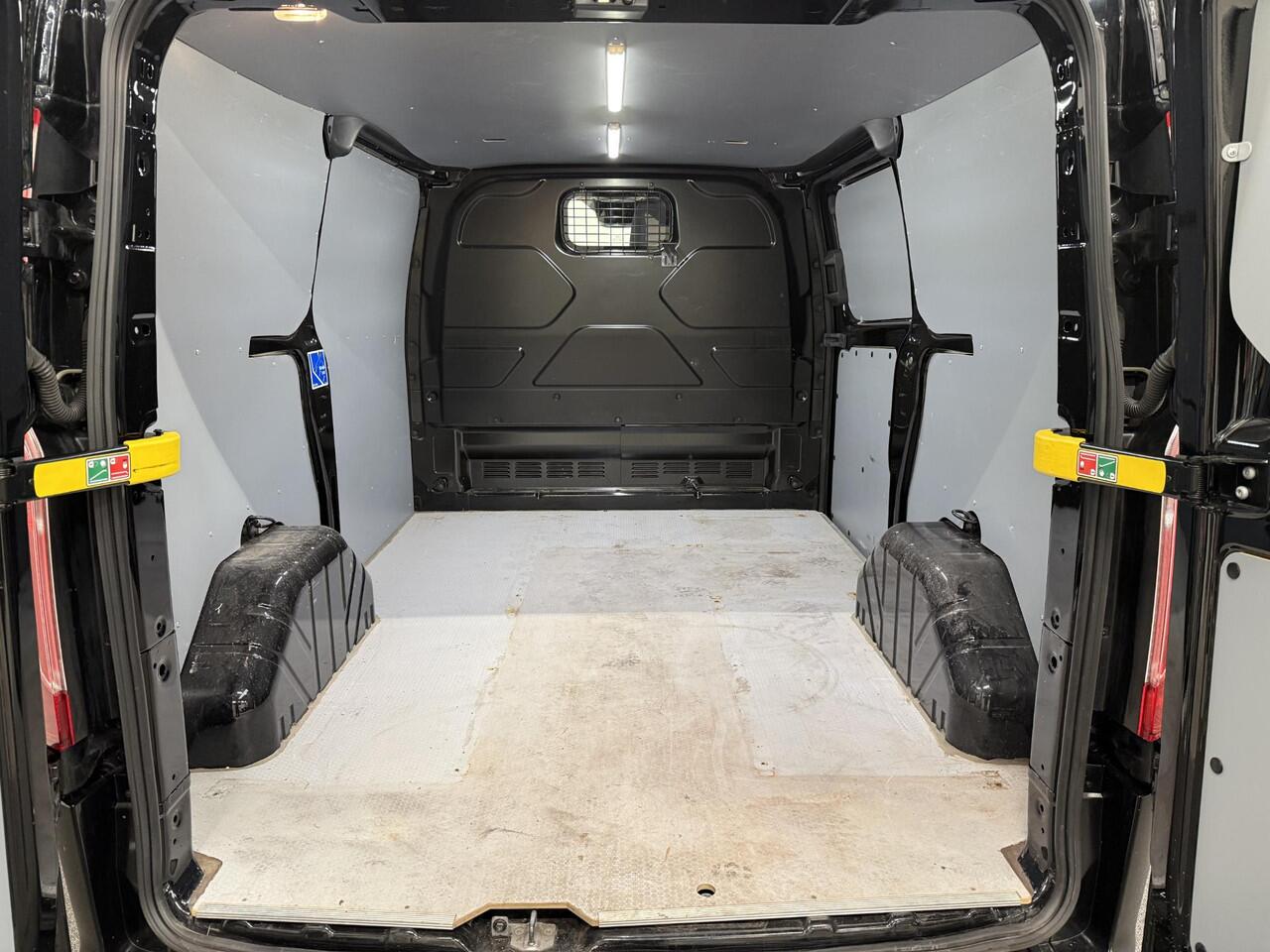 Ford TRANSIT CUSTOM 300 2.0 TDCI L1H1 Trend Airco Cruise Control Parkeersensoren Stoelverwarming
