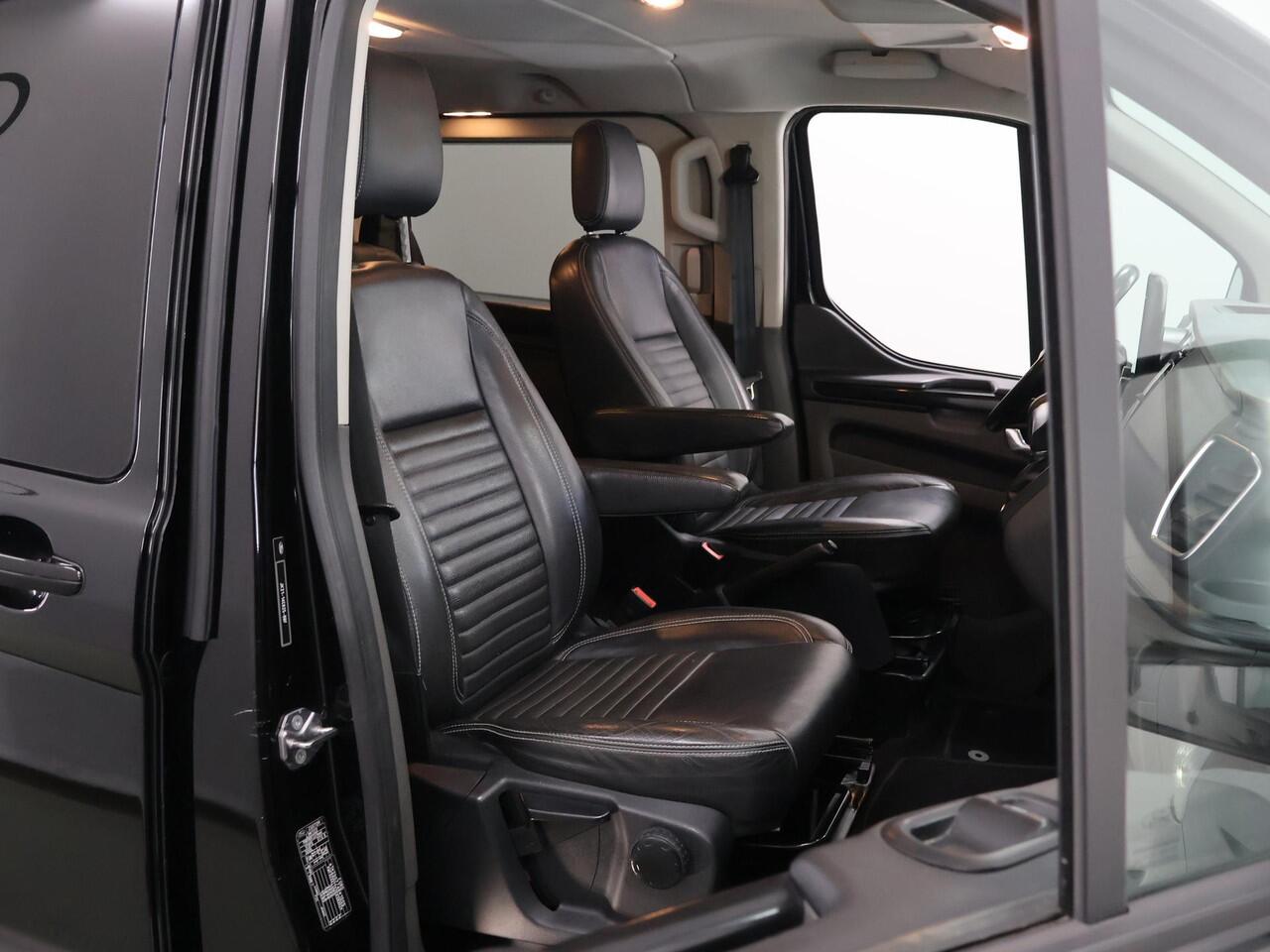Ford TRANSIT CUSTOM 300 2.0 TDCI | L2 H1 | LIMITED | DUBBEL CABINE | AUT. | LEDEREN BEKLEDING | CAMERA | ADAPTIEVE CRUISE | STOELVERWARMING | NAVIGATIE | BI-XENON | 2X ZIJSCHUIFDEUR | AGATE BLACK METALLIC
