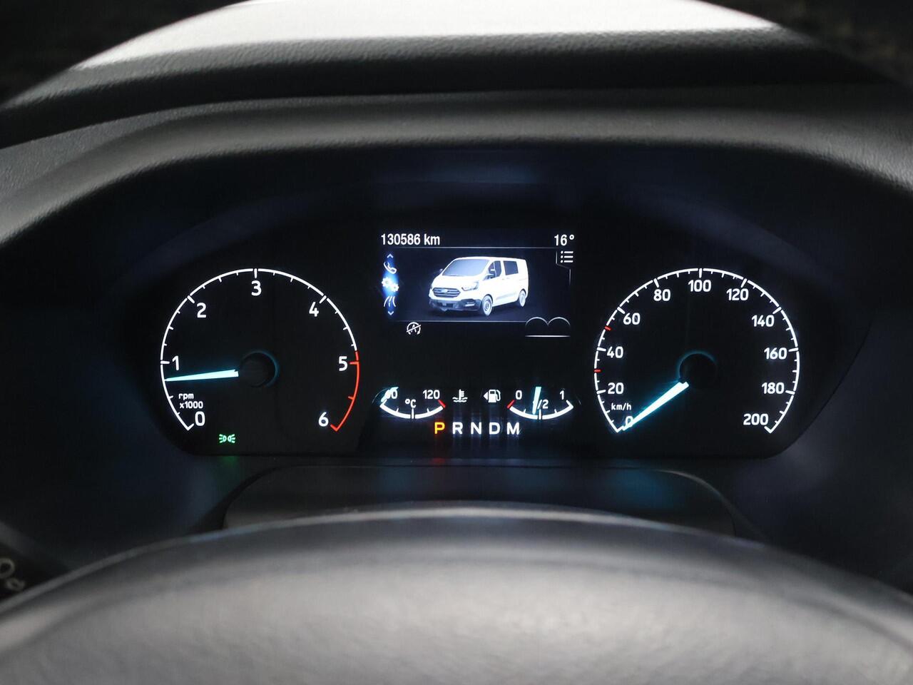 Ford TRANSIT CUSTOM 300 2.0 TDCI | L2 H1 | LIMITED | DUBBEL CABINE | AUT. | LEDEREN BEKLEDING | CAMERA | ADAPTIEVE CRUISE | STOELVERWARMING | NAVIGATIE | BI-XENON | 2X ZIJSCHUIFDEUR | AGATE BLACK METALLIC