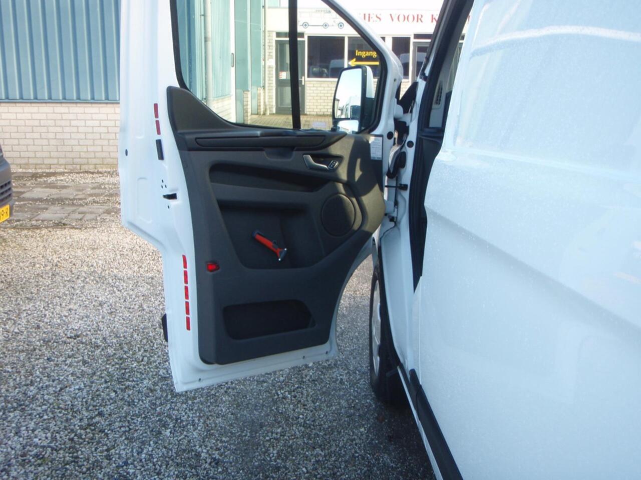 Ford TRANSIT CUSTOM L2H2 Trend zeer nette auto 87280 km 2019