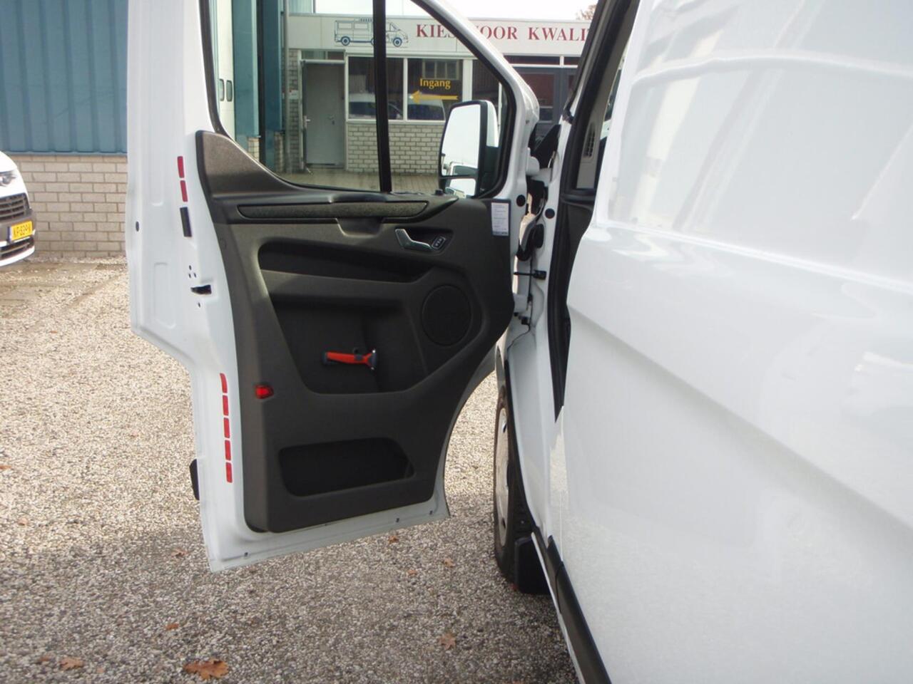 Ford TRANSIT CUSTOM 320 2.0 TDCI L2H2 Trend mooie auto 118387 km bj 19