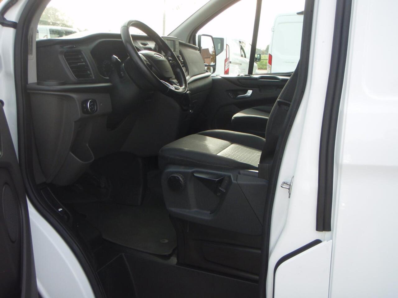 Ford TRANSIT CUSTOM 320 2.0 TDCI L2H2 Trend mooie auto 118387 km bj 19