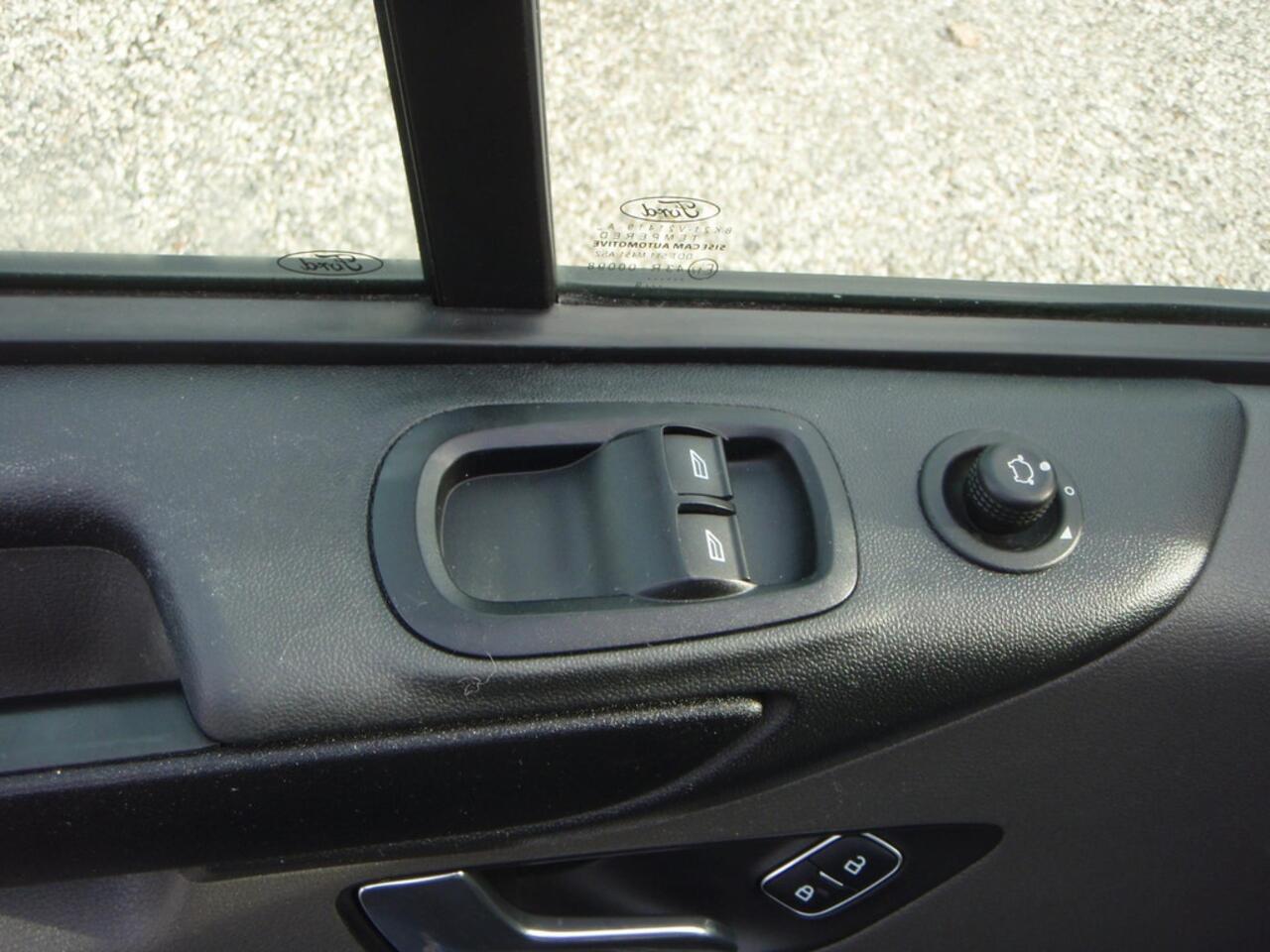 Ford TRANSIT CUSTOM 320 2.0 TDCI L2H2 Trend mooie auto 118387 km bj 19