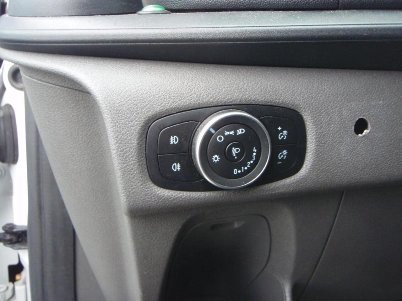 Ford TRANSIT CUSTOM 320 L2H2 Trend nette auto 137902 km 2019