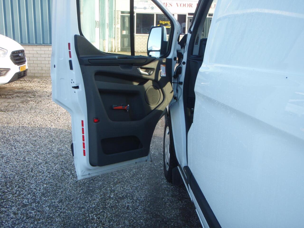 Ford TRANSIT CUSTOM 320 L2H2 Trend nette auto 137902 km 2019