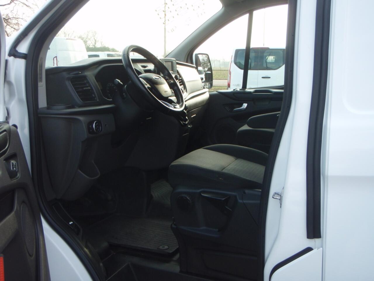 Ford TRANSIT CUSTOM L2H2 Trend zeer nette auto 106352 km 2019