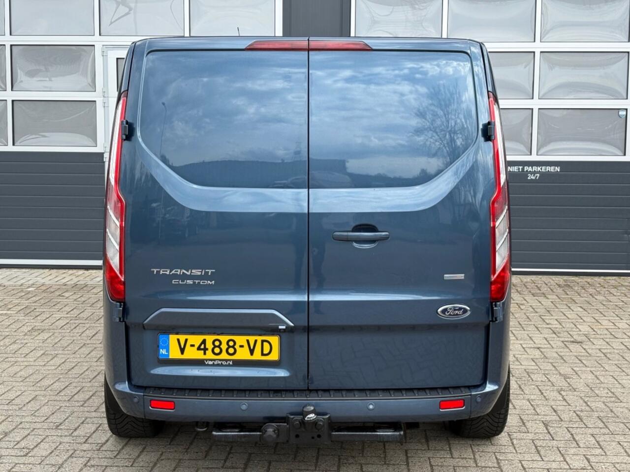 Ford TRANSIT CUSTOM 2.0 TDCi 130PK Dubbel Cabine L2 / Airco / Dubbele Schuifdeur / Trekhaak / Cruise