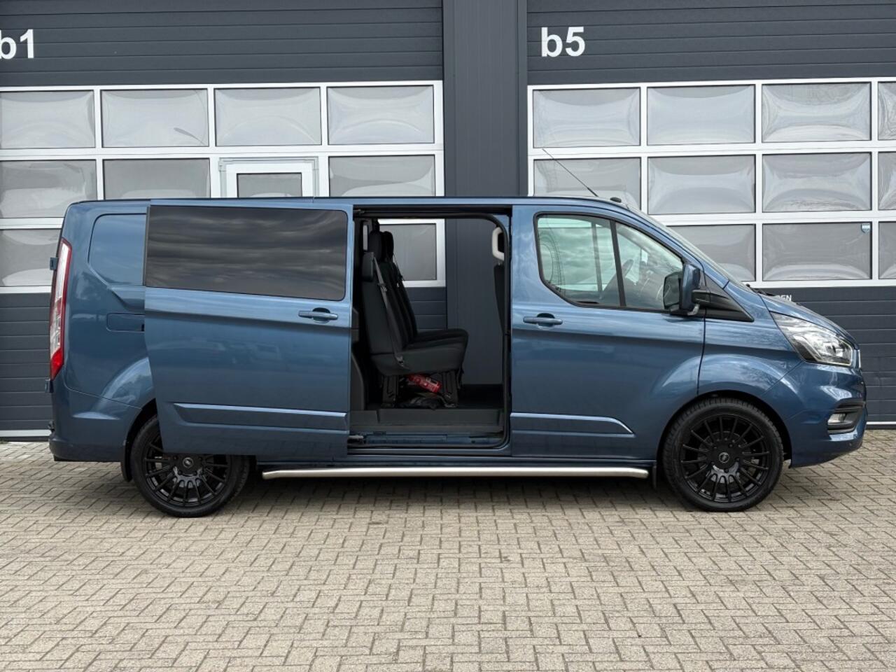 Ford TRANSIT CUSTOM 2.0 TDCi 130PK Dubbel Cabine L2 / Airco / Dubbele Schuifdeur / Trekhaak / Cruise