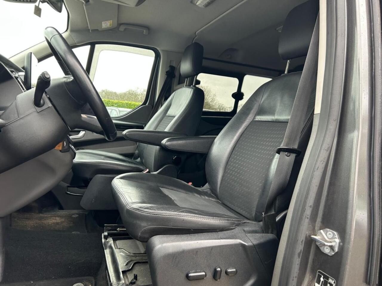 Ford TRANSIT CUSTOM 320 2.0 TDCI L1H1 Sport DC, Navi, Camera, Leder
