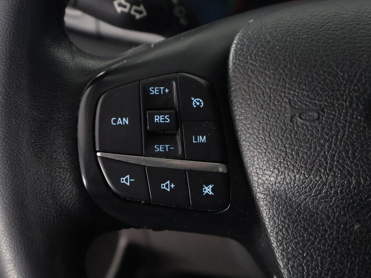 Ford TRANSIT CUSTOM 320 2.0 TDCI L2H1 Limited DC ROLSTOEL-LIFT OMBOUW | Marge auto | Stoelverwarming | Trekhaak