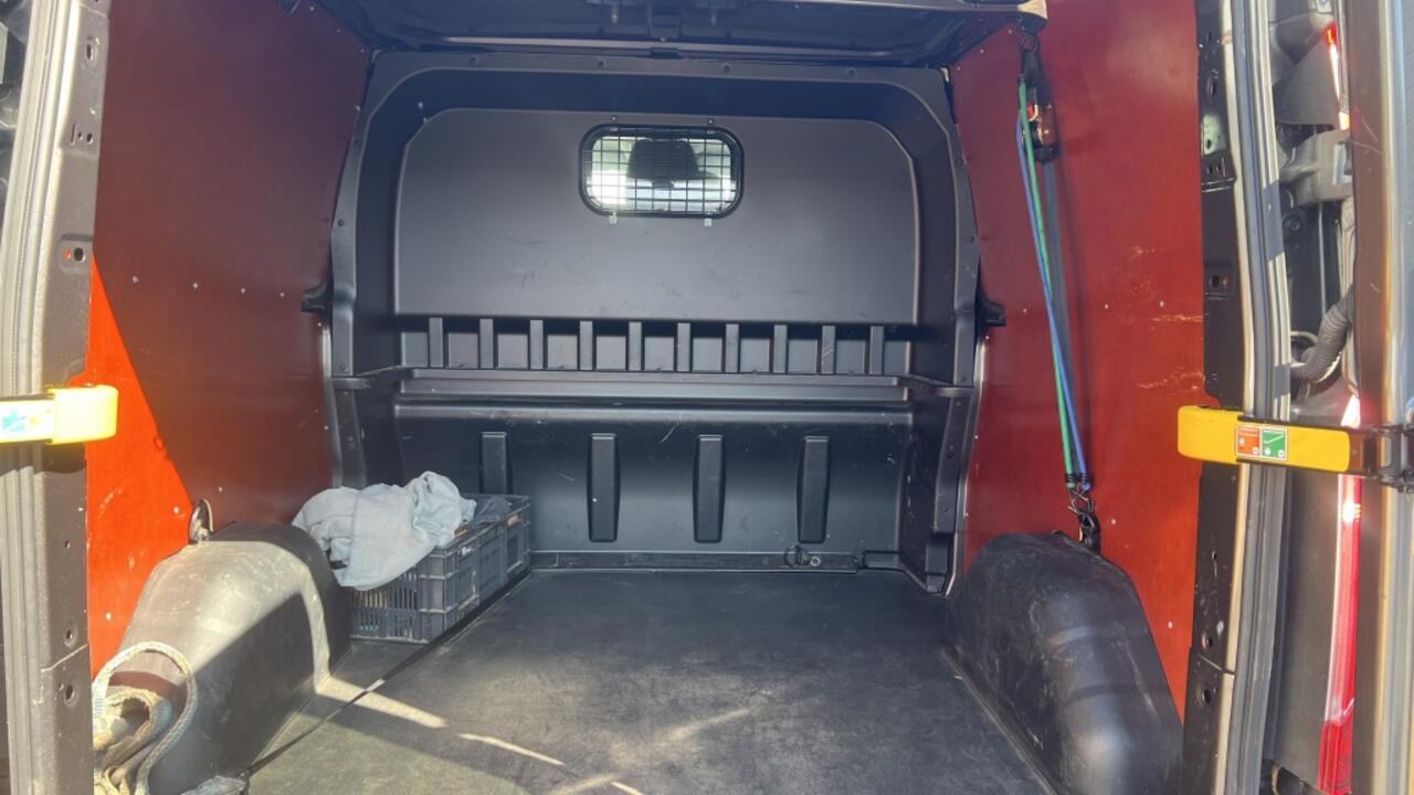 Ford TRANSIT CUSTOM 320 2.0 TDCI L2H1LDC