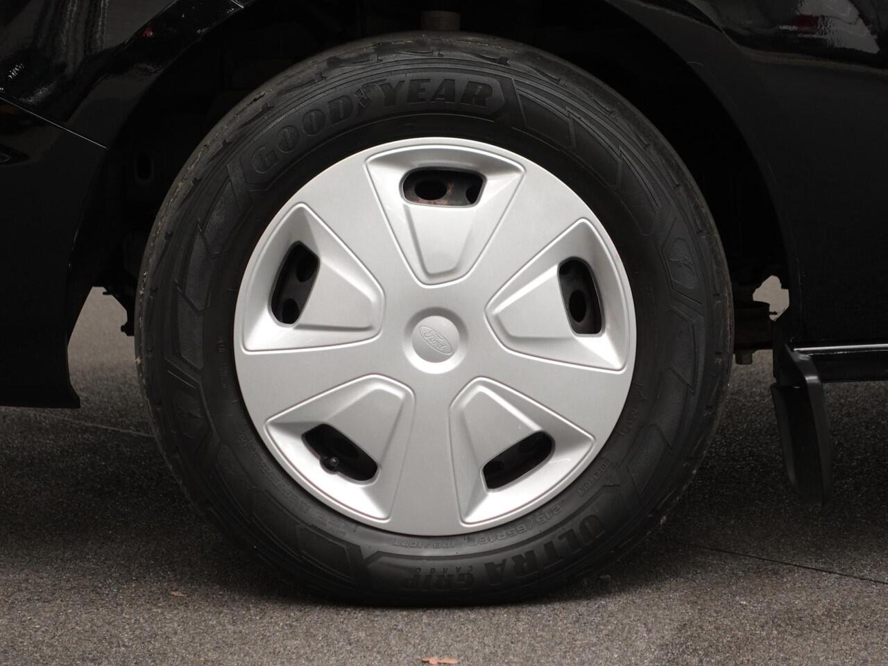 Ford TRANSIT CUSTOM 131pk Automaat L1H1 Parkeersensoren Cruisecontrol Airco Euro6 Bluetooth