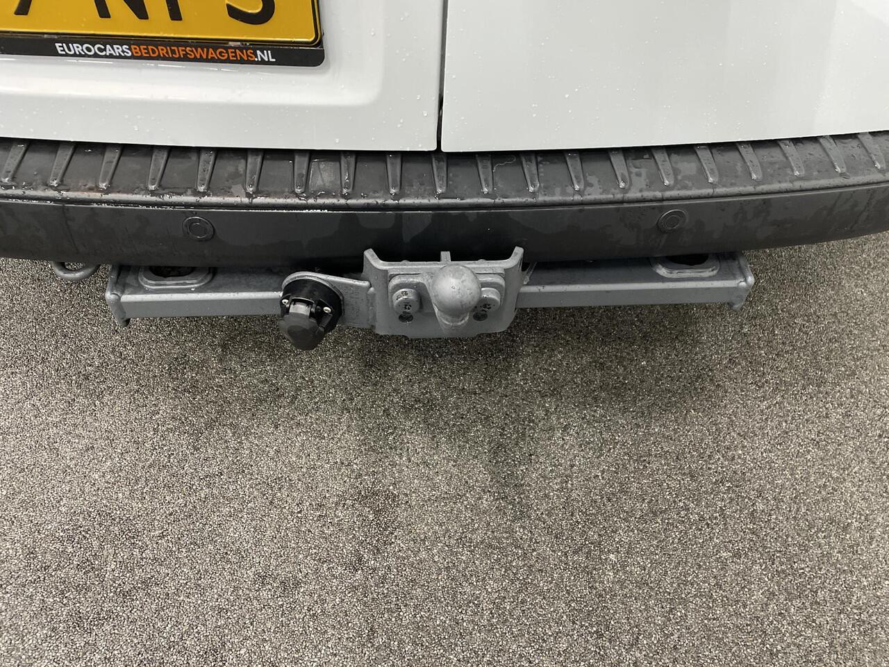 Ford TRANSIT CUSTOM 300 2.0 TDCI L2H1 Trend Airco Cruise Control Navigatie PDC V & A Stoelverwaming Trekhaak