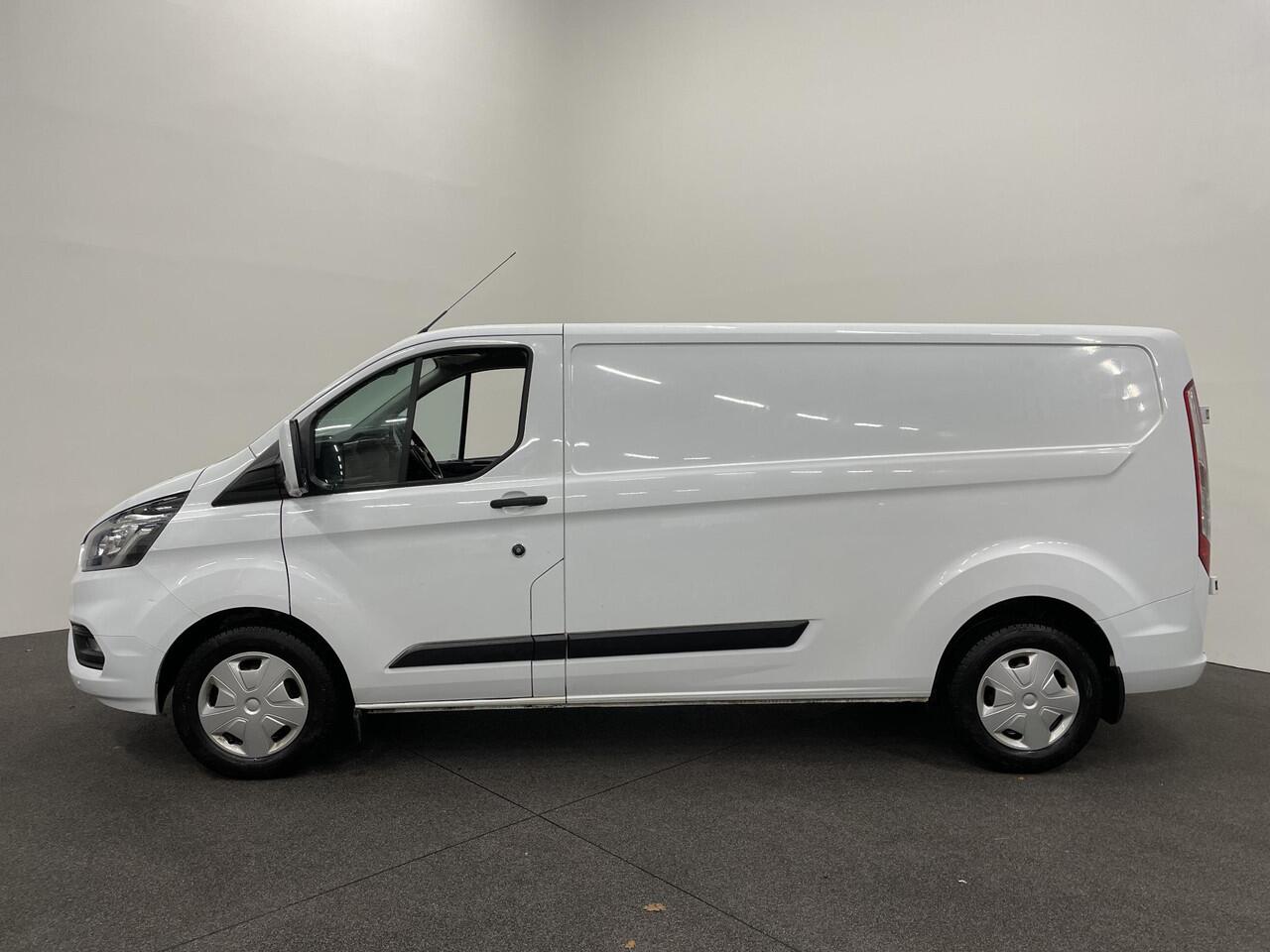 Ford TRANSIT CUSTOM 300 2.0 TDCI L2H1 Trend Airco Cruise Control Navigatie PDC V & A Stoelverwaming Trekhaak