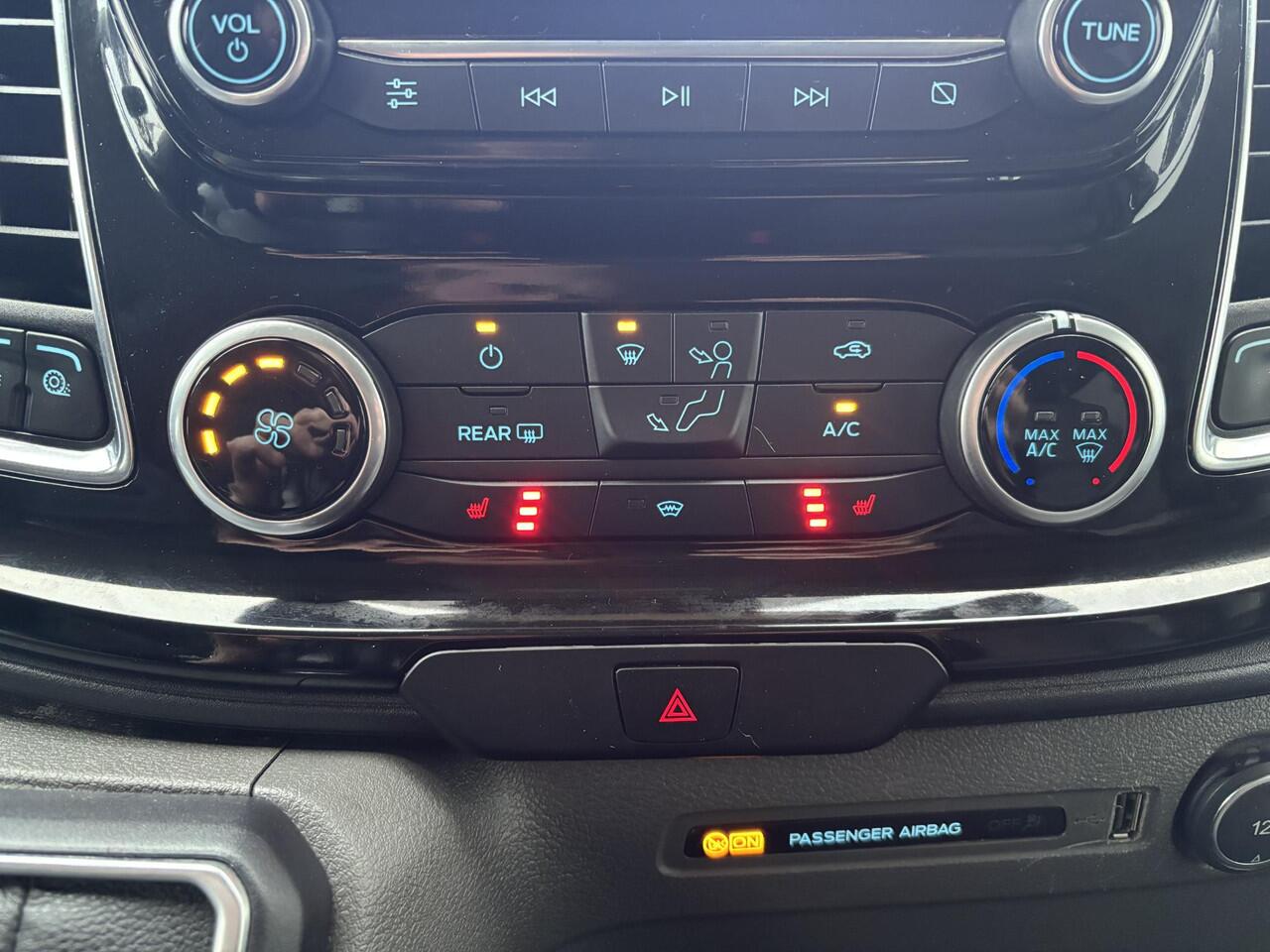 Ford TRANSIT CUSTOM 2.0 TDCI L2H1 DC*AUTOM.*ECC*CRUISE*NAVI*HAAK*CAM*