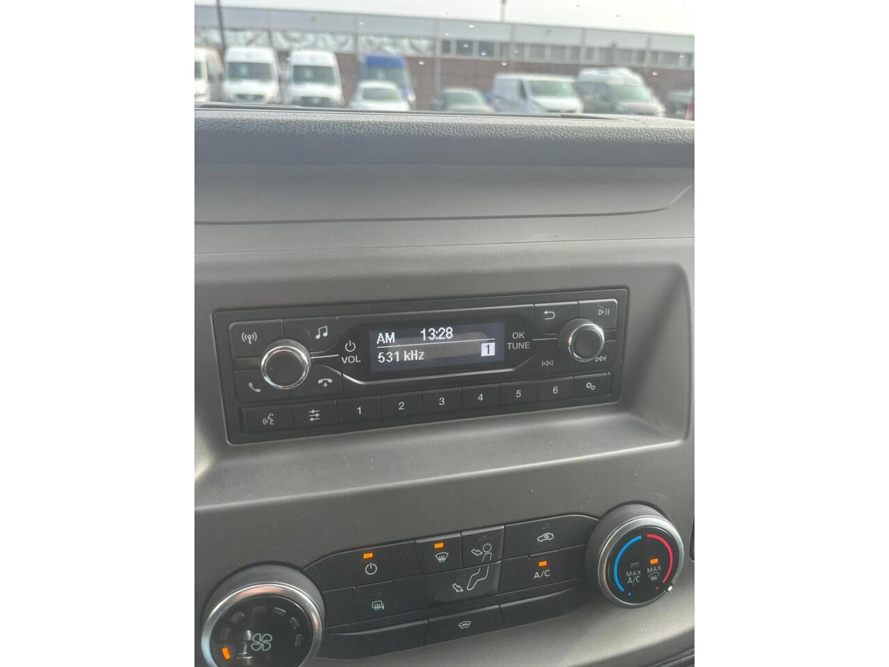 Ford TRANSIT CUSTOM 320 2.0 TDCI L2H1 DC 5PERS*A/C*CRUISE*HAAK*TEL*PDC