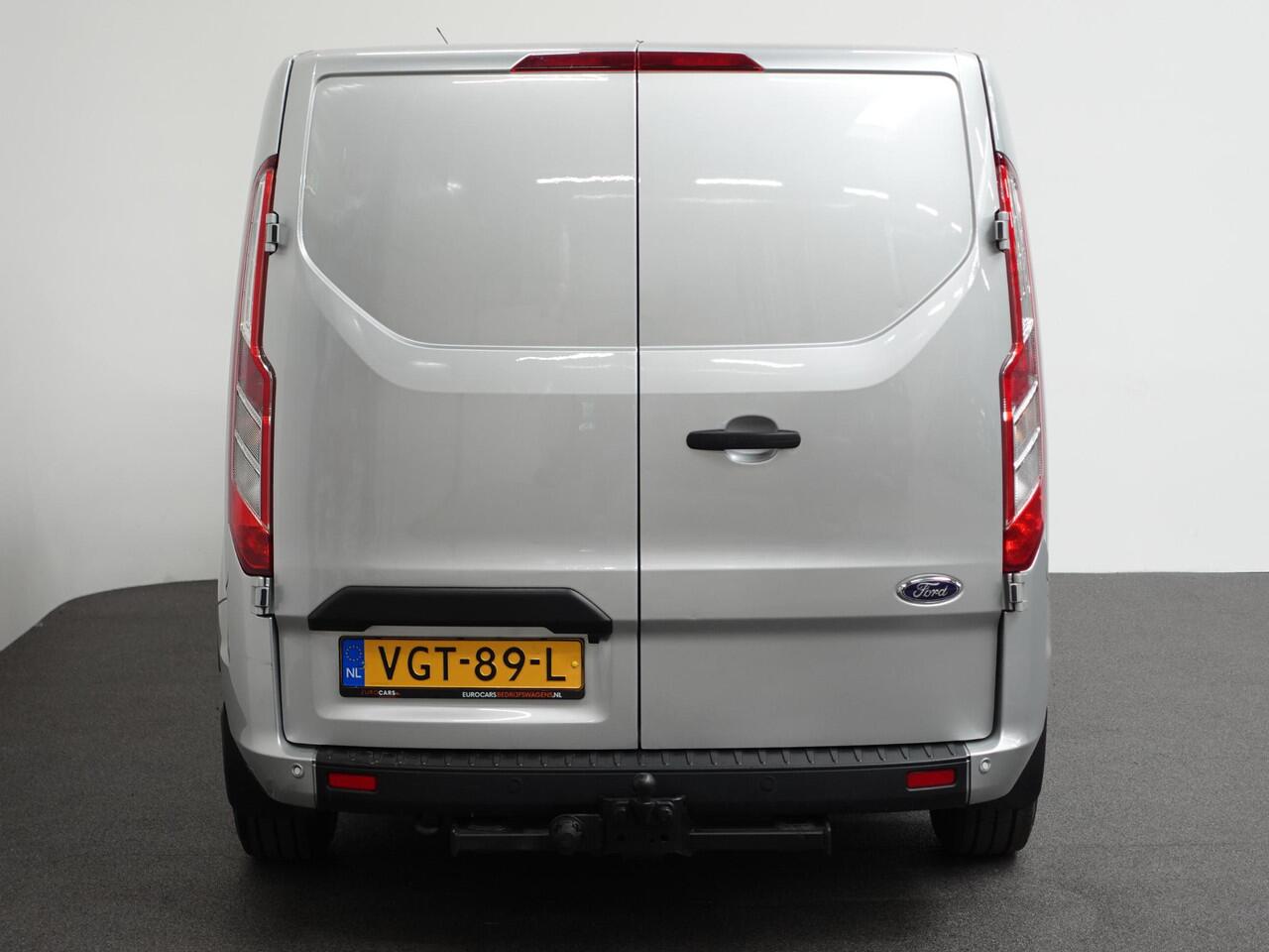 Ford TRANSIT CUSTOM 131pk L2H1 Trend Trekhaak Camera Cruise control Airco Parkeersensoren 3-Zits Euro6