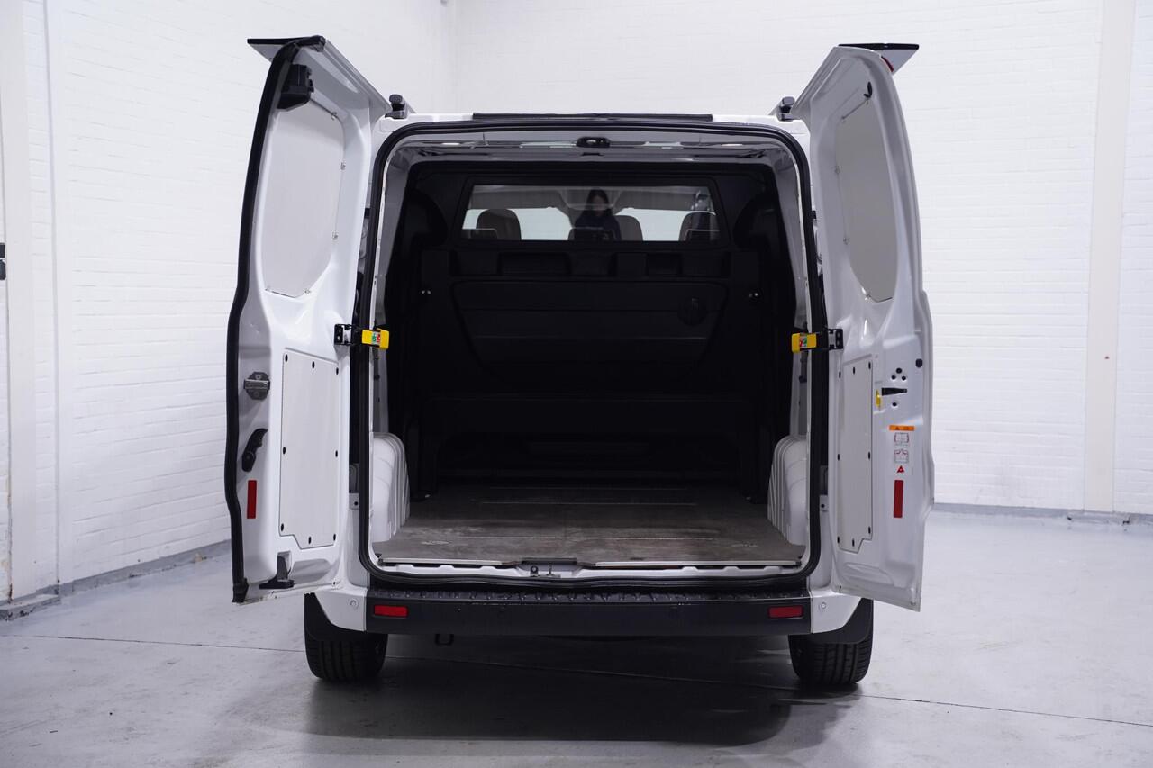 Ford TRANSIT CUSTOM 2.0 TDCi 130 pk Dubbel Cabine Edition Navi Camera, RAPTOR Grille, 18" LMV, Treeplanken, Spoiler Pack, 6-Zits