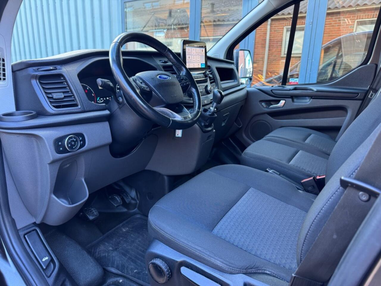 Ford TRANSIT CUSTOM 320 2.0 TDCI L2H1 TREND