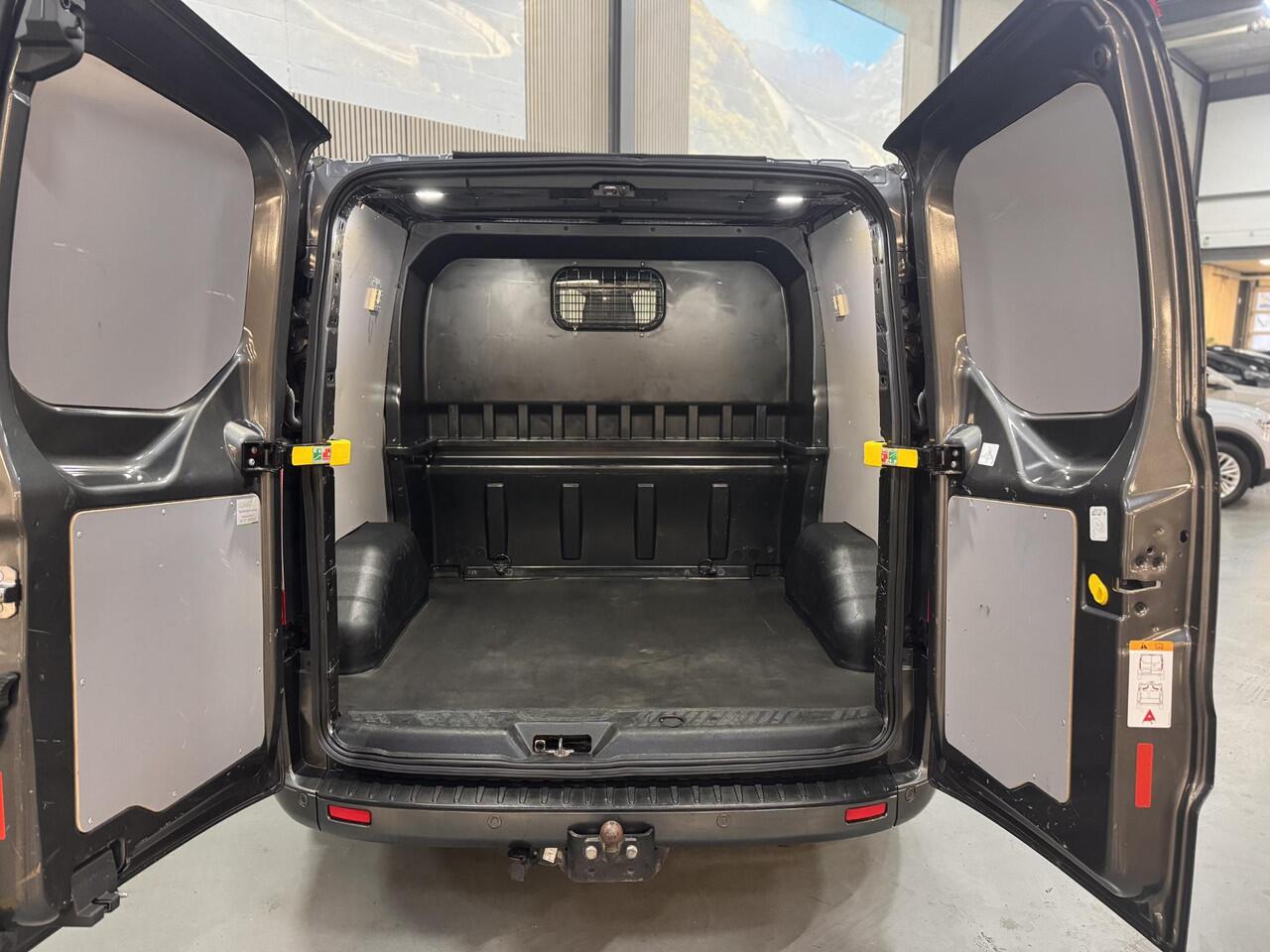 Ford TRANSIT CUSTOM 320 2.0 TDCI 185pk Automaat Sport DC Leer Trekhaak 2x Schuifdeur Navi Camera Winter pack