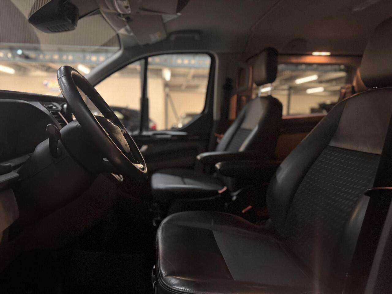 Ford TRANSIT CUSTOM 320 2.0 TDCI 185pk Automaat Sport DC Leer Trekhaak 2x Schuifdeur Navi Camera Winter pack