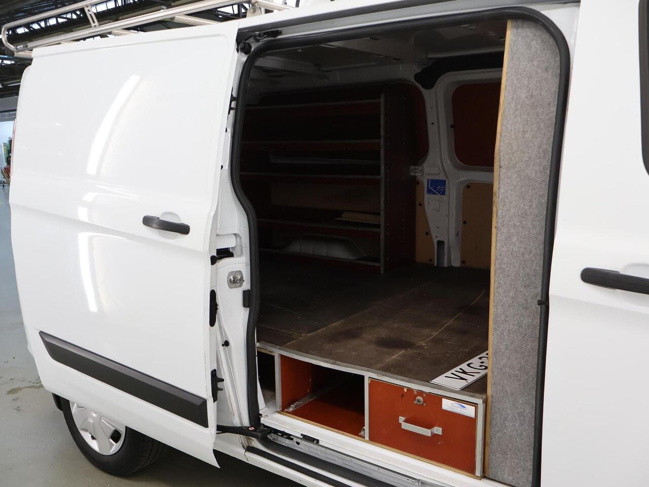 Ford TRANSIT CUSTOM 320 2.0 TDCI | L2 H1 | TREND | AIRCO | CRUISE CONTROL | CAMERA | STOELVERWARMING | STOEL - STOEL | APPLE CARPLAY EN ANDROID AUTO | TREKHAAK | PARKEERSENSOREN