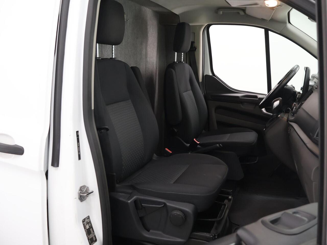Ford TRANSIT CUSTOM 320 | 2.0 TDCI | Aut. | L2 H1 | Trend | AIRCO | CRUISE CONTROL | CAMERA | STOELVERWARMING | STOEL - STOEL | APPLE CARPLAY EN ANDROID AUTO | TREKHAAK | PARKEERSENSOREN