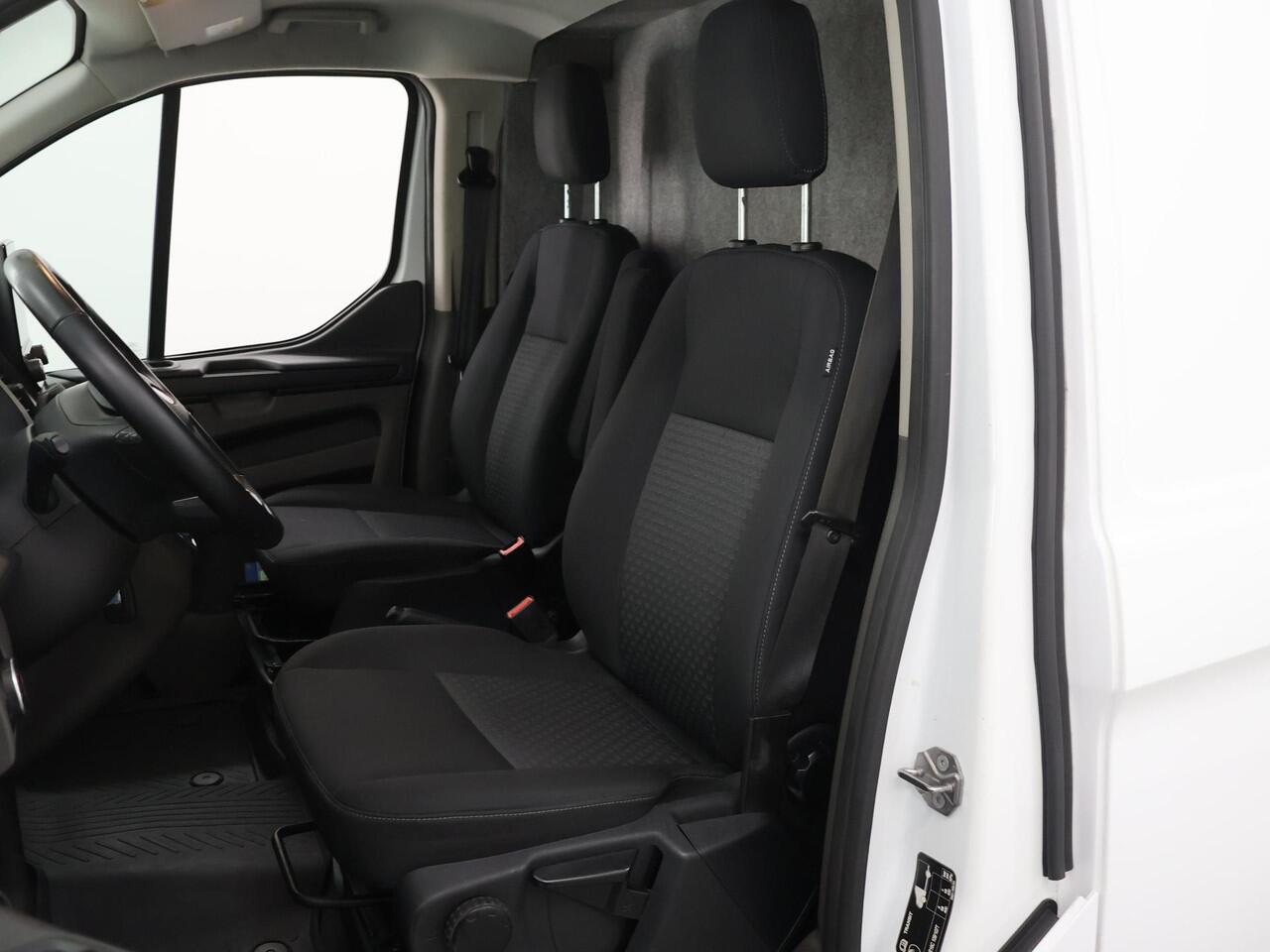 Ford TRANSIT CUSTOM 320 | 2.0 TDCI | Aut. | L2 H1 | Trend | AIRCO | CRUISE CONTROL | CAMERA | STOELVERWARMING | STOEL - STOEL | APPLE CARPLAY EN ANDROID AUTO | TREKHAAK | PARKEERSENSOREN