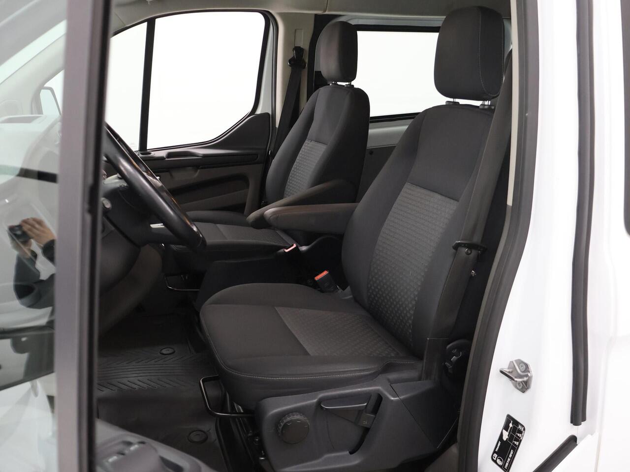 Ford TRANSIT CUSTOM 320 | 2.0 TDCI | AUT. | L2 H1 | TREND | DUBBELE CABINE | AIRCO | CRUISE CONTROL | CAMERA | STOELVERWARMING | APPLE CARPLAY / ANDROID AUTO | TREKHAAK | PARKEERSENSOREN