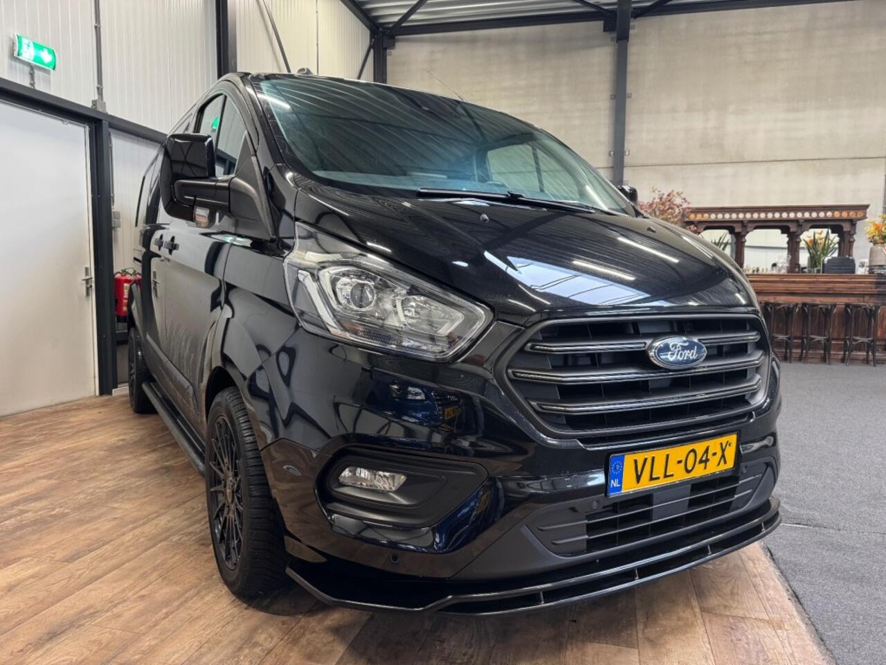 Ford TRANSIT CUSTOM 300 2.0 TDCI 131PK L2H1 Limited DC / Dubbel Cabine / Automaat /