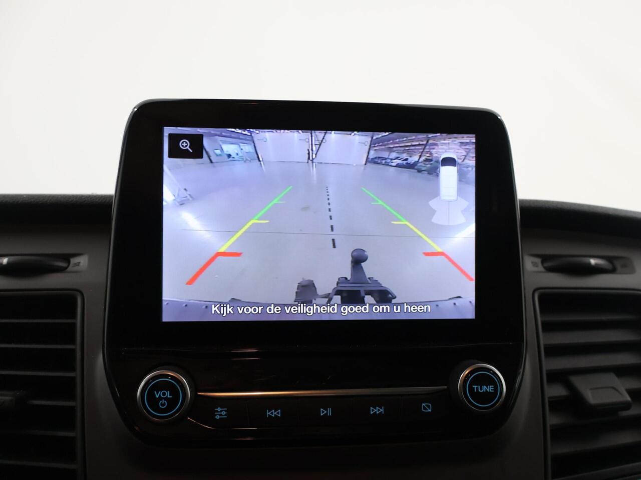 Ford TRANSIT CUSTOM 320 | 2.0 TDCI | L2 H1 | TREND | AUTOMAAT | AIRCO | CRUISE CONTROL | CAMERA | STOELVERWARMING | STOEL - STOEL | APPLE CARPLAY EN ANDROID AUTO | TREKHAAK | PARKEERSENSOREN