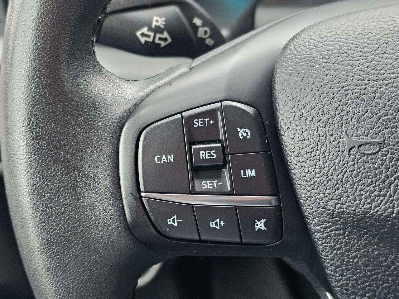 Ford TRANSIT CUSTOM 320 1.0 EcoBoost L1H1 PHEV Trend | 9-persoons | Marge Geen BTW | Stoelverwarming | Privacy glass | Scherm