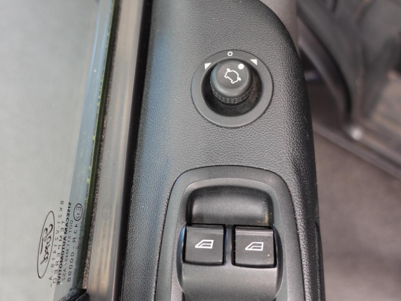 Ford TRANSIT CUSTOM 280 2.0 TDCI L1H1 Trend Navigatie Airco Cruise control Camera Carplay Trekhaak