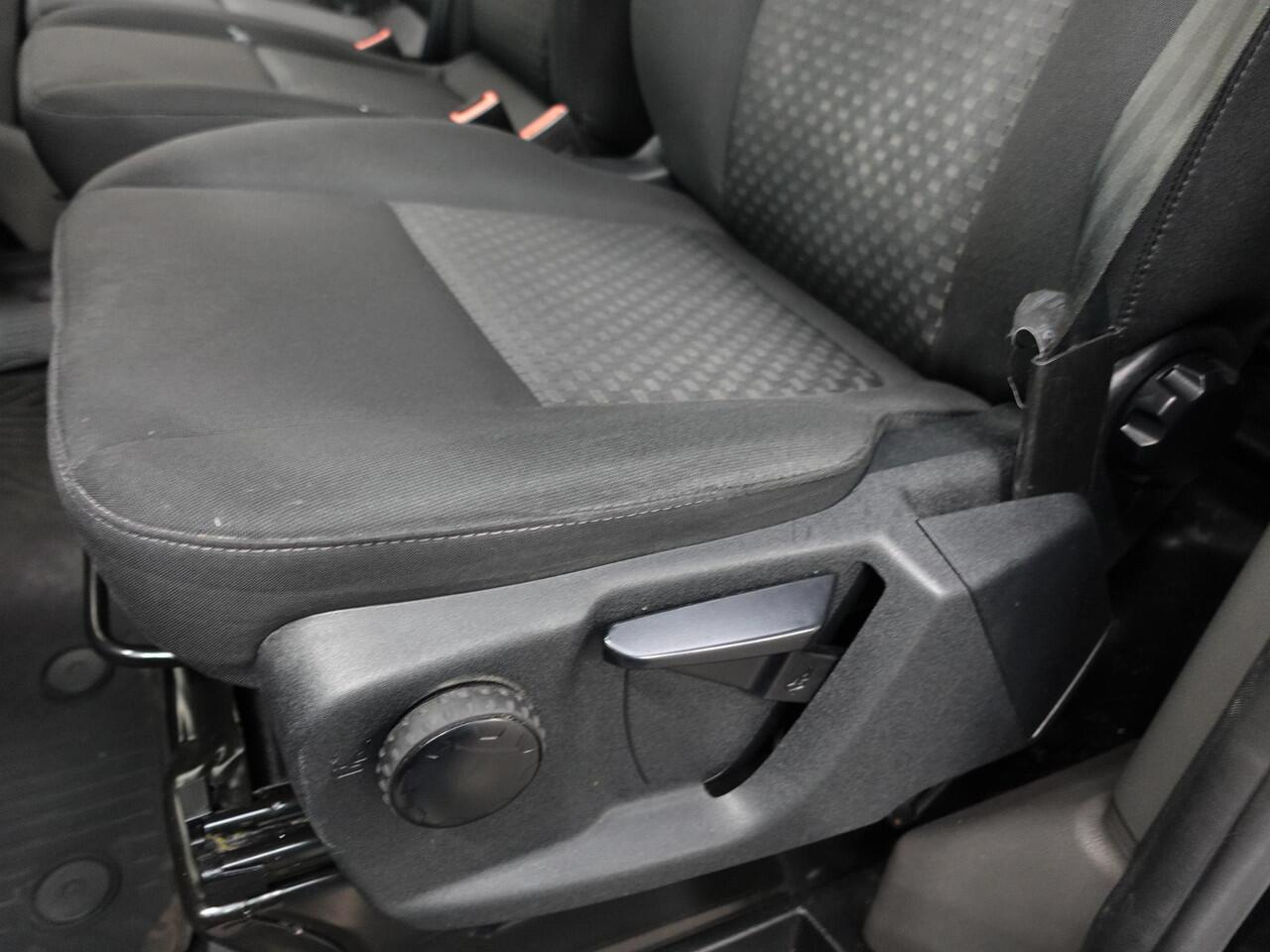 Ford TRANSIT CUSTOM L1H1 Trend Navigatie Camera Cruise control Parkeersensoren Trekhaak Airco