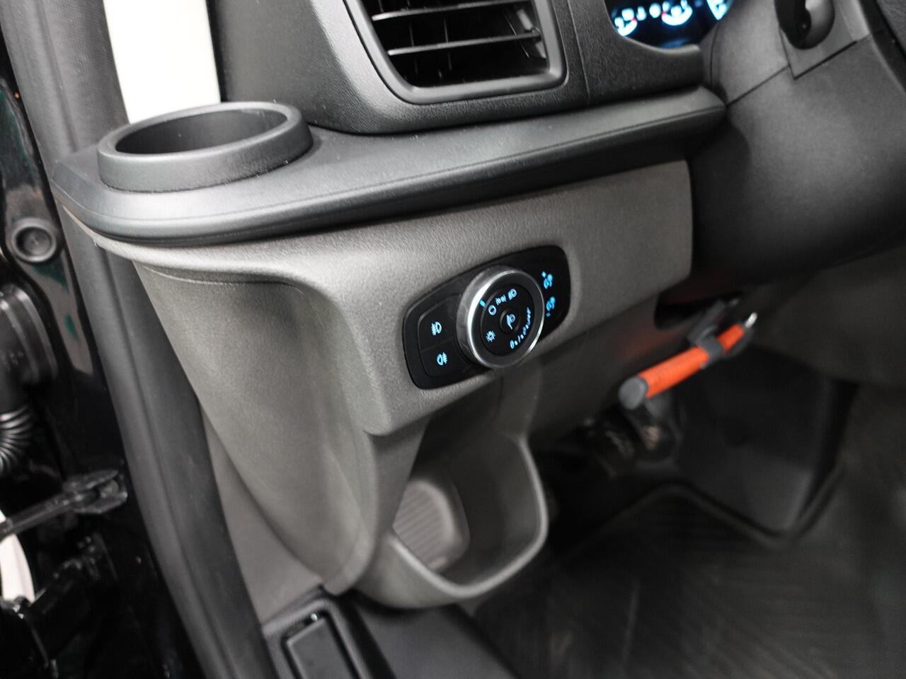 Ford TRANSIT CUSTOM L1H1 Trend Navigatie Camera Cruise control Parkeersensoren Trekhaak Airco