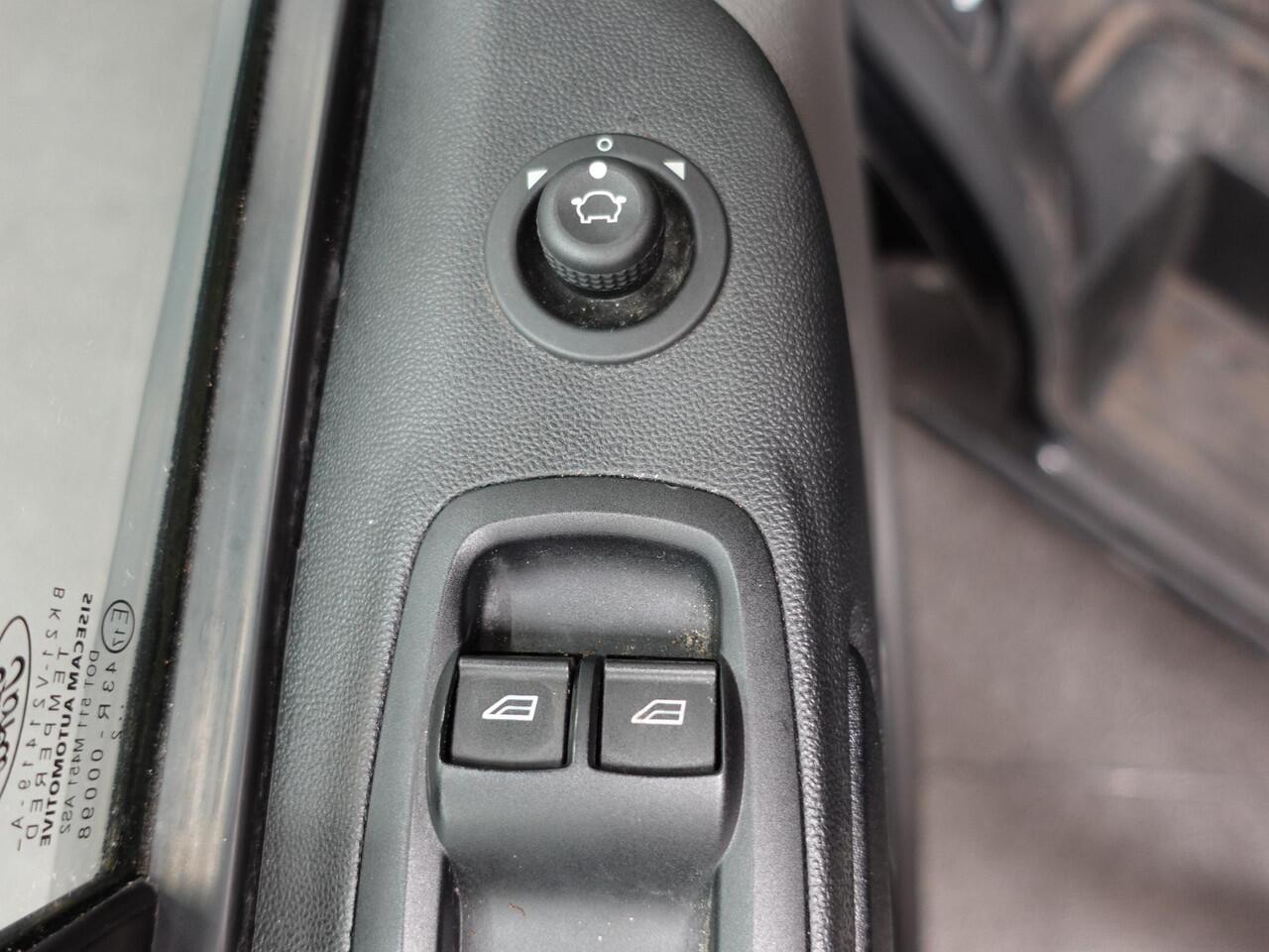 Ford TRANSIT CUSTOM 130 pk Automaat L1H1 Trend Navigatie Airco Cruise Control Camera Trekhaak