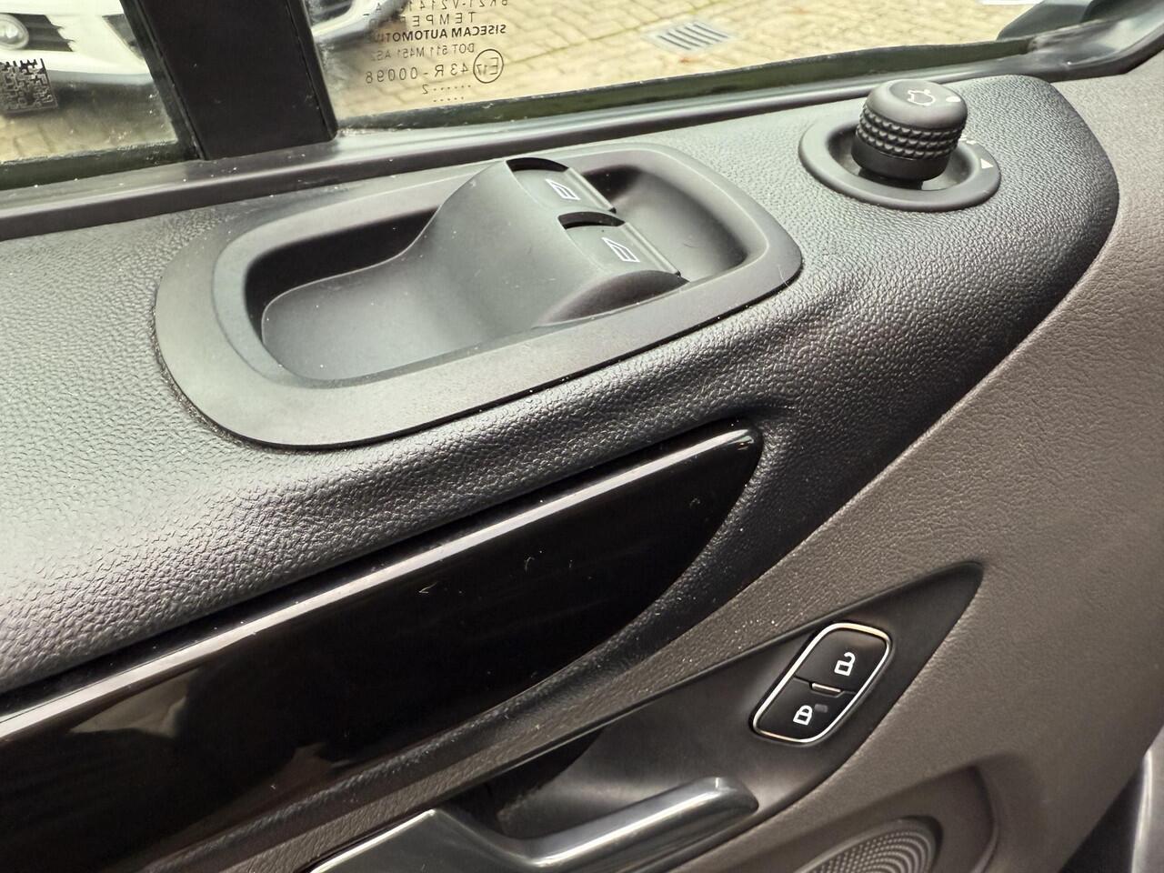 Ford TRANSIT CUSTOM 2.0 L1H1 Limited 170PK l Camera l Geen BPM