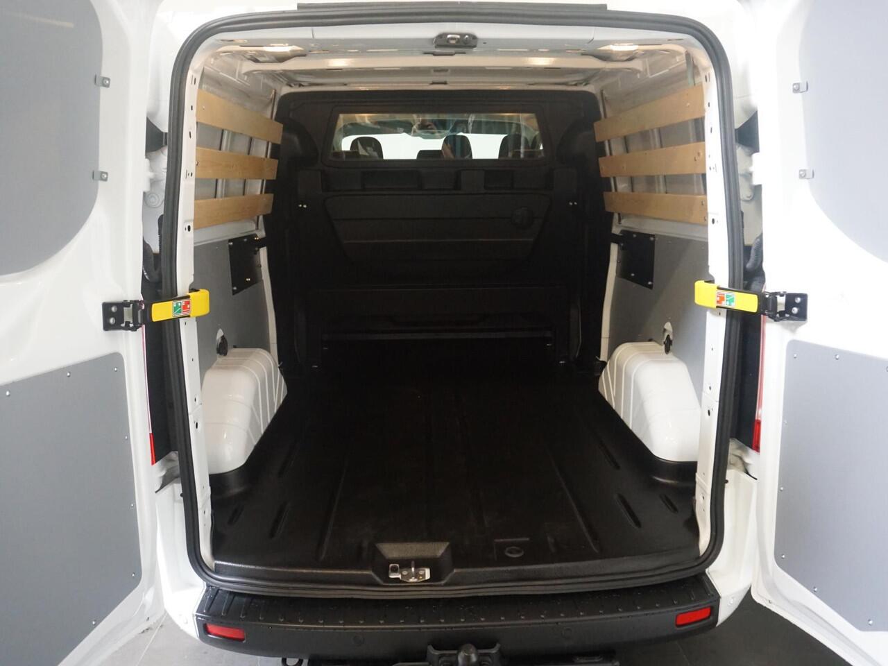 Ford TRANSIT CUSTOM 300 2.0 TDCI L2H1 Trend Dubbele Cabine Airco| Bluetooth| Navi| Trekhaak|