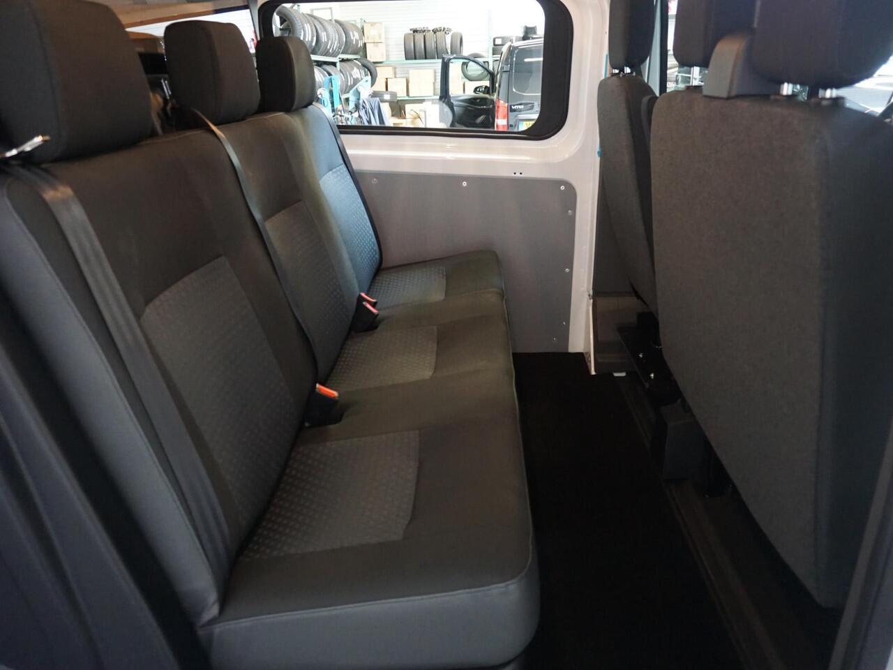 Ford TRANSIT CUSTOM 300 2.0 TDCI L2H1 Trend Dubbele Cabine Airco| Bluetooth| Navi| Trekhaak|