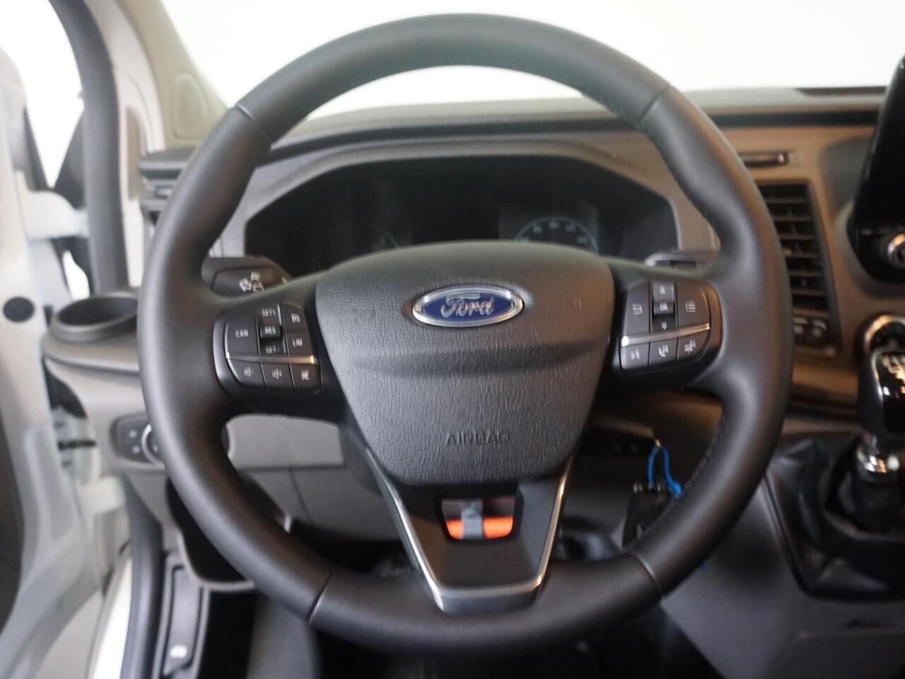Ford TRANSIT CUSTOM 300 2.0 TDCI L2H1 Trend Dubbele Cabine Airco| Bluetooth| Navi| Trekhaak|