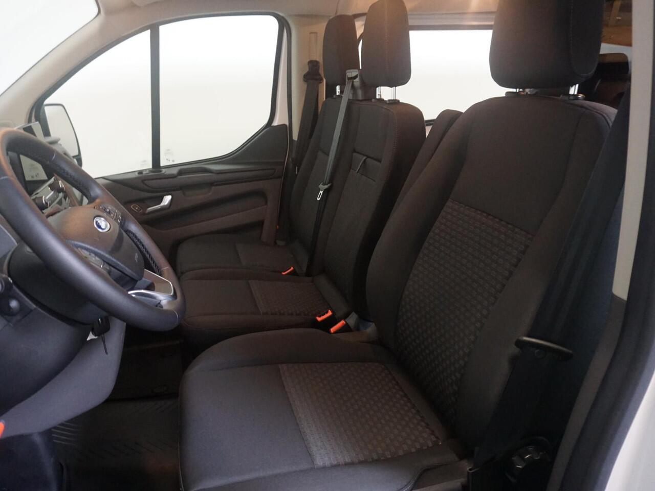 Ford TRANSIT CUSTOM 300 2.0 TDCI L2H1 Trend Dubbele Cabine Airco| Bluetooth| Navi| Trekhaak|