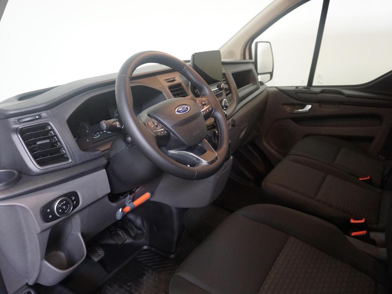 Ford TRANSIT CUSTOM 300 2.0 TDCI L2H1 Trend Dubbele Cabine Airco| Bluetooth| Navi| Trekhaak|